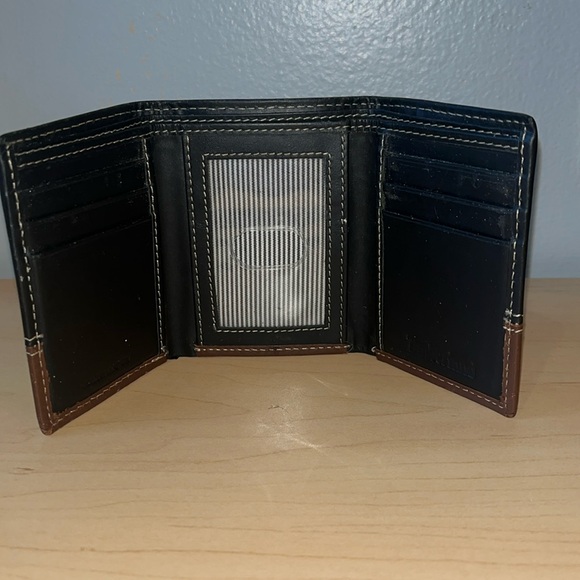 HP Timberland 3 Fold Men Brown Leather Wallet - Picture 3 of 4